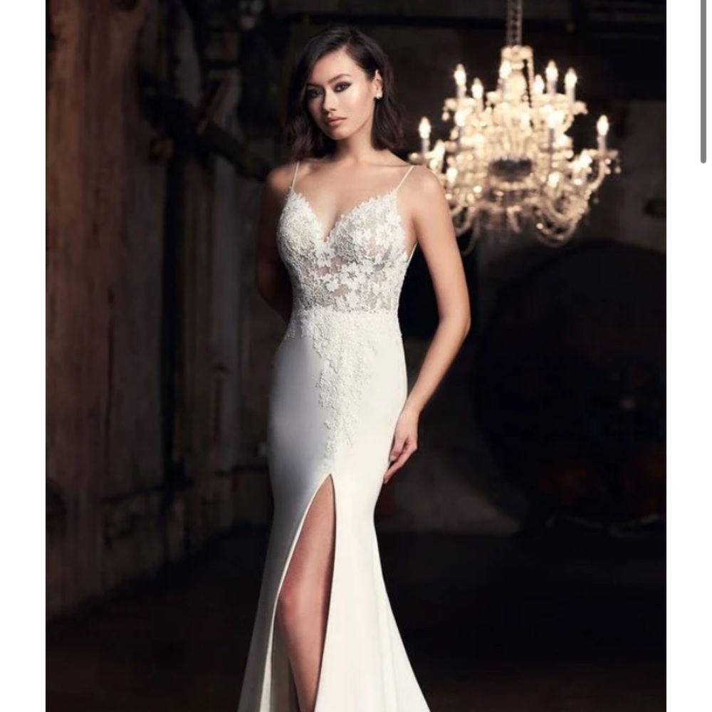 Sz 8 Mikaella Wedding Dress